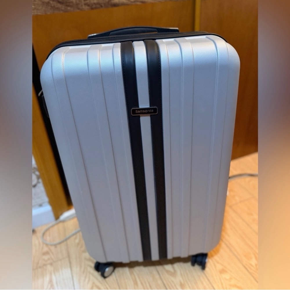 Samsonite 26” Gray Suitcase Luggage